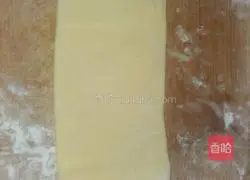 Baby croissant Illustration of how to do it 12