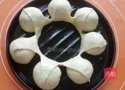 Crown Bread Recipe Illustration 7