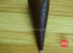 Illustration of how to make bunny bread 9