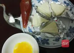 Illustration of how to make cheese crispy sausage bread 7