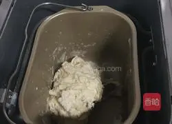 Illustration of how to make bacon cheese flower bread 1