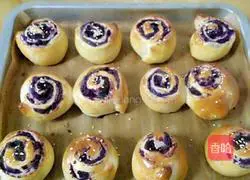 Illustration of how to make purple sweet potato bread 8