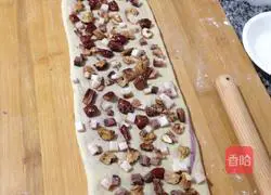Illustration of how to make purple sweet potato bacon and dried fruit bread 3