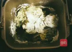 Illustration of how to make matcha rose buns 2