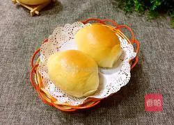 Illustration of how to make classic buns 18
