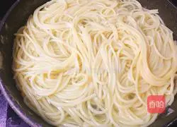 Illustration of how to make bacon pasta 4