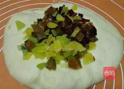 Illustration of how to make preserved fruit bread 7