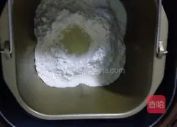 Illustration of how to make bread with a bread machine 4