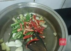 Illustration of stir-fried Hunan chicken 3