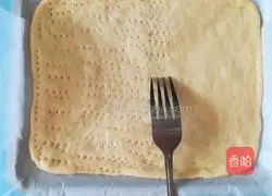 Illustration of how to make meat floss rolls 4