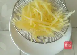 Illustration of how to make bacon and potato rolls 4