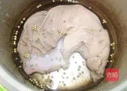 Illustration of how to stir-fry pork belly with onions 3