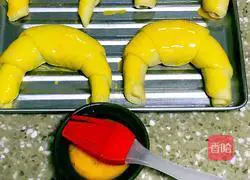 Illustration of how to make croissants 6