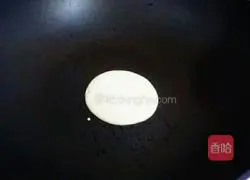 Illustration of how to make banana waffles 8