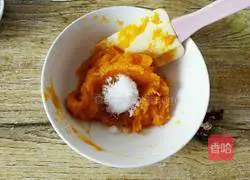 Illustration of how to make stuffed caterpillar bread 3