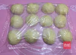 Illustration of how to make meat floss bread 8