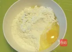 Illustration of how to make milk-flavored hand-shredded cakes 3