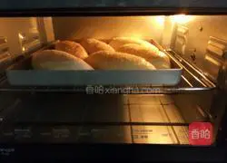 Bread Illustration of how to make a cake in love 12