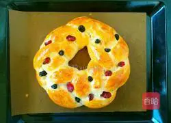 Wreath Cheese Bread (Soup) Recipe Illustration 18