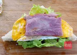 Illustration of how to make bacon omelette sandwich 16