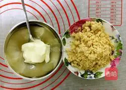 Illustration of how to make meat floss rolls 8