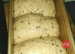 Illustration of making whole wheat multigrain yogurt toast bread 4