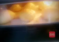 Illustration of how to make coconut buns 17