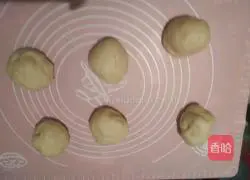 Illustration of how to make meat floss bread 5