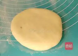 Illustration of how to make flower bread 9