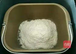 Illustration of how to make red bean paste buns 1