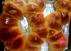 Illustration of how to make Jacques grape roll bread 15