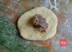 Illustration of how to make bean paste bread 9
