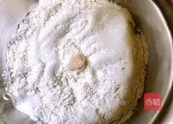 Illustration of how to make seaweed and meat floss bread 3