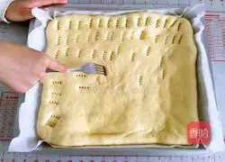 Illustration of how to make meat floss rolls 10