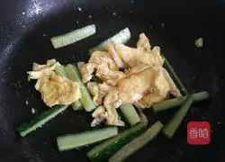 Illustration of how to make bacon salad bread box 9