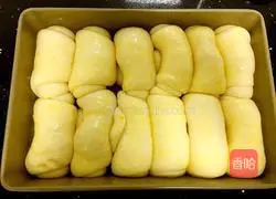 Illustration of how to make meat floss rolls 12