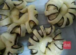 Illustration of how to make bean paste bagels 12