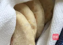 Pocket Bread (Pitta Bread) Recipe Illustration 6