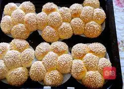 Cranberry flower-shaped bread recipe 12