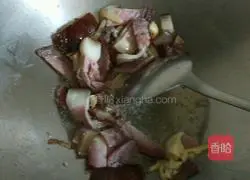 Illustration of how to make farm preserved meat 7