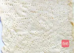 Illustration of how to make salad meat floss rolls 3