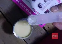 Illustration of how to make bread with a bread machine 3