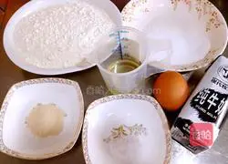 Illustration of how to make bacon rolls 1