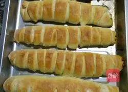 Caterpillar Bread Recipe Illustration 11