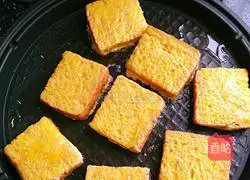 Illustration of how to make fried bread slices 4