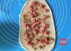 Illustration of how to make scallion, meat floss, ham and cheese bread 9