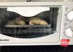 Illustration of how to make croissants 7