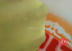 Illustration of how to make three-color bread rolls 4