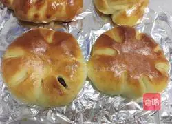 Illustration of making bean paste buns 16