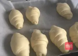 Illustration of how to make egg and butter buns 8